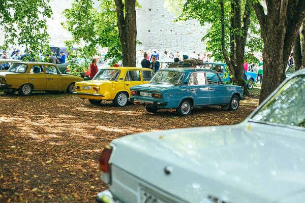 Habit mexicain : une boutique offre un large choix sur les modèles disponibles