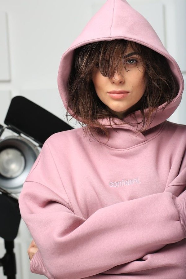 Sweatshirt mode: Astuces pour adopter les styles tendance et composer des looks chic en 2021