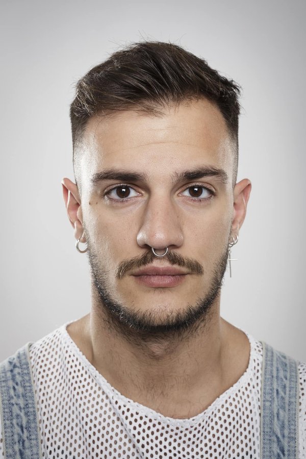 Boucles d'oreilles pour hommes : comment trouver le style parfait ?